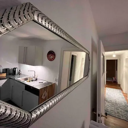 Ferien-wohnung Mit Pool In Exklusiver Waldrand Lage Apartment *