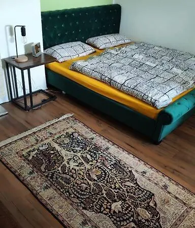 Apartment Ferien-wohnung Mit Pool In Exklusiver Waldrand Lage
