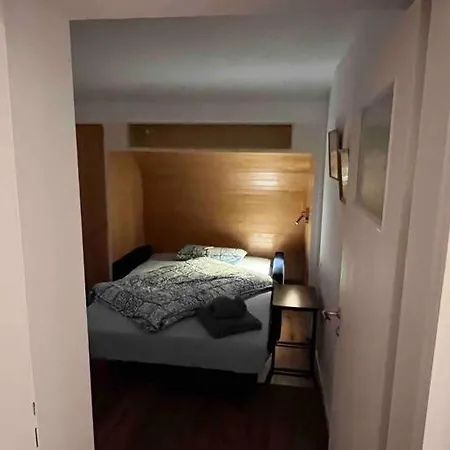 Ferien-wohnung Mit Pool In Exklusiver Waldrand Lage