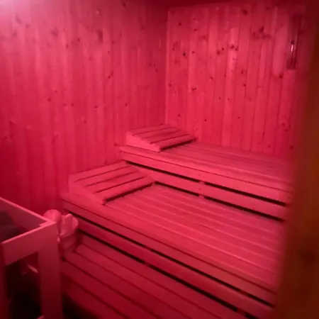 Ferien-wohnung Mit Pool In Exklusiver Waldrand Lage *