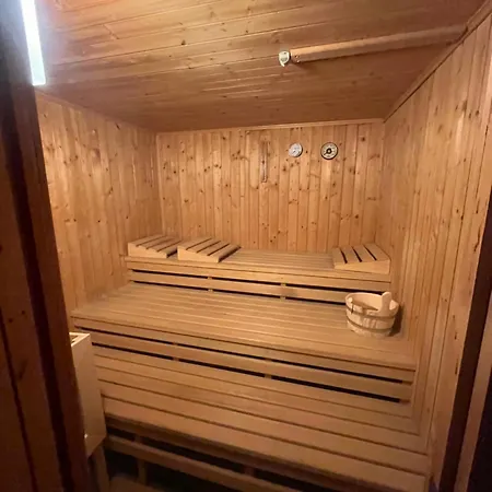 Ferien-wohnung Mit Pool In Exklusiver Waldrand Lage Albstadt