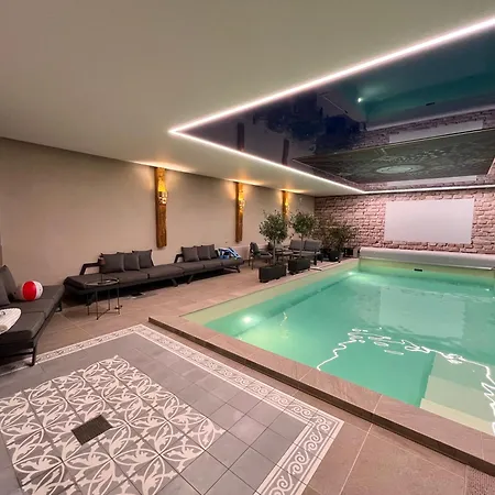 Ferien-wohnung Mit Pool In Exklusiver Waldrand Lage Apartment